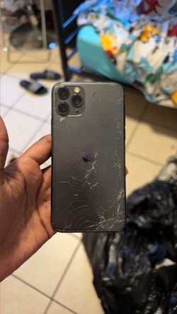 Apple iPhone 11 Pro – Cracked Back Glass
