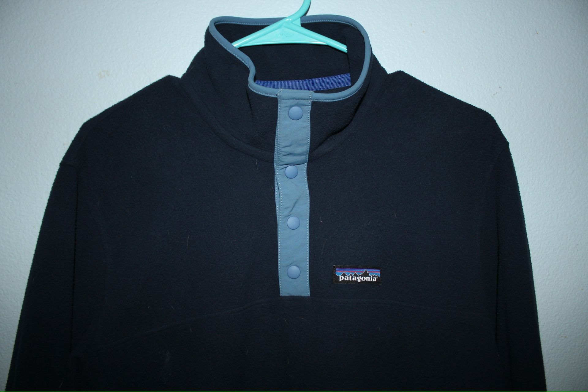 Patagonia Quarter Button Size Medium