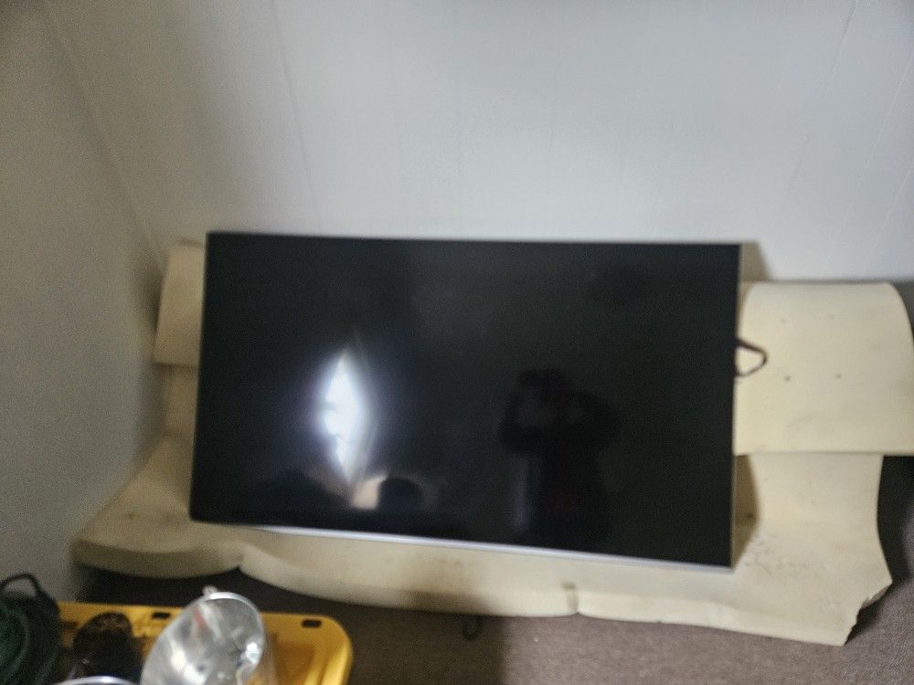 VIZIO P-Series Quantum 65” Class 4K HDR Smart TV with wall mount