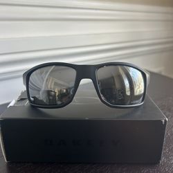 Oakley Sunglasses $139 Brand New In Box 