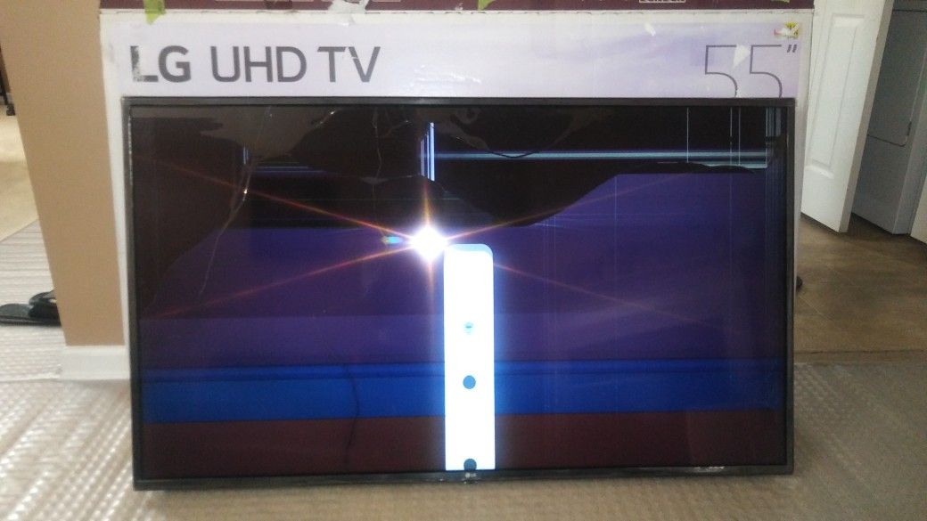 55 inches LG. LED TV ( BROKEN SCREEN)