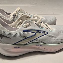 Brooks women shoes