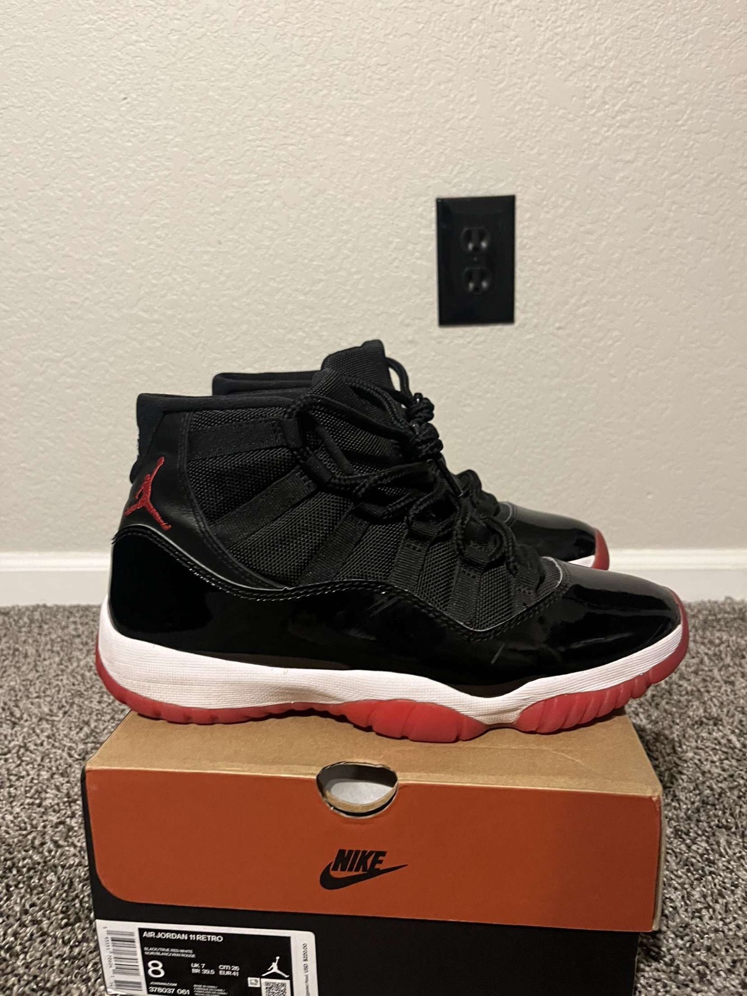 Air Jordan 11 Bred