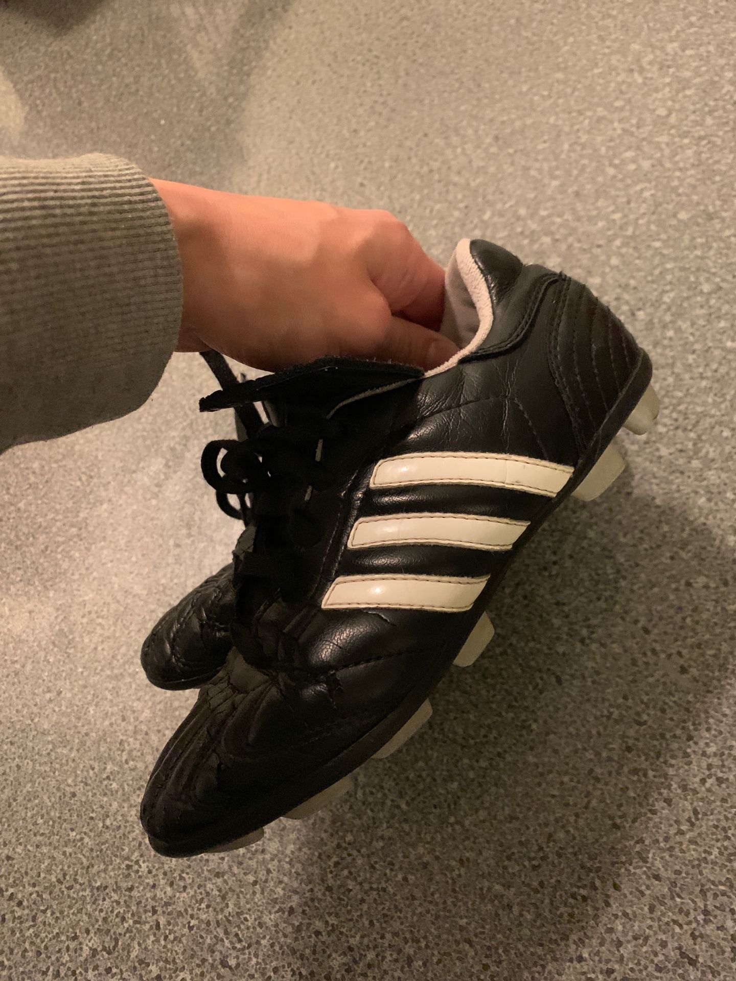 Adidas kids soccer cleats size 1 youth