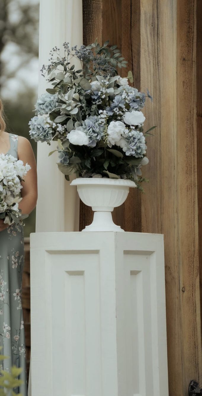 2 Wedding Floral Arrangements 