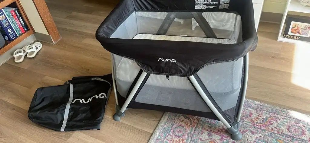 Nuna Travel Crib/playpen