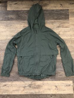 Lululemon windbreaker