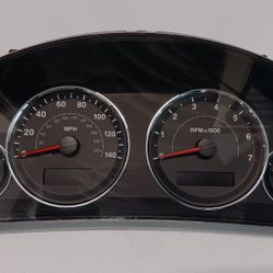 2009-2010 Jeep Grand cherokee Laredo Instrument Cluster OEM
