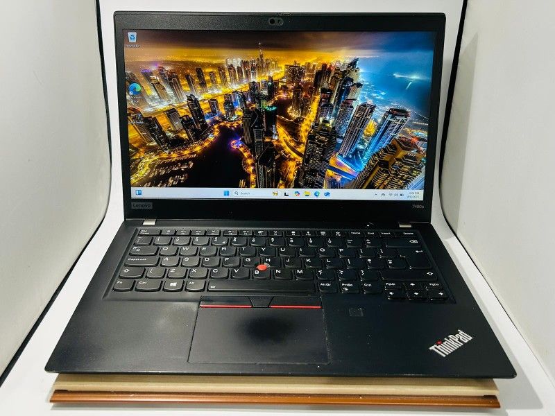 Lenovo ThinkPad T490S Core i5-8365u 16GB RAM 500GB SSD Read Description