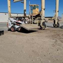 Loader.   Excavator Worx