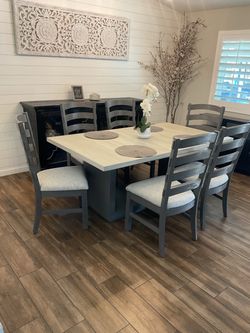 Dinning Table