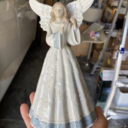 Lldaro Angel Figurine Tree Topper, Has Damage 