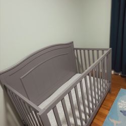 Baby Crib With Mattess
