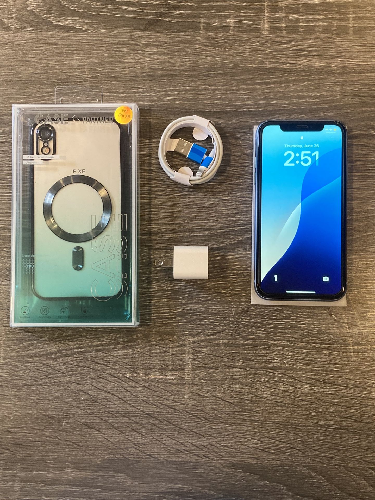 Apple iPhone XR 64GB - Fully Unlocked ALL Carriers- VERY GOOD Condition!!!!!!