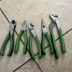 Cornwell 5 Pcs Pliers Set In Great Condition 