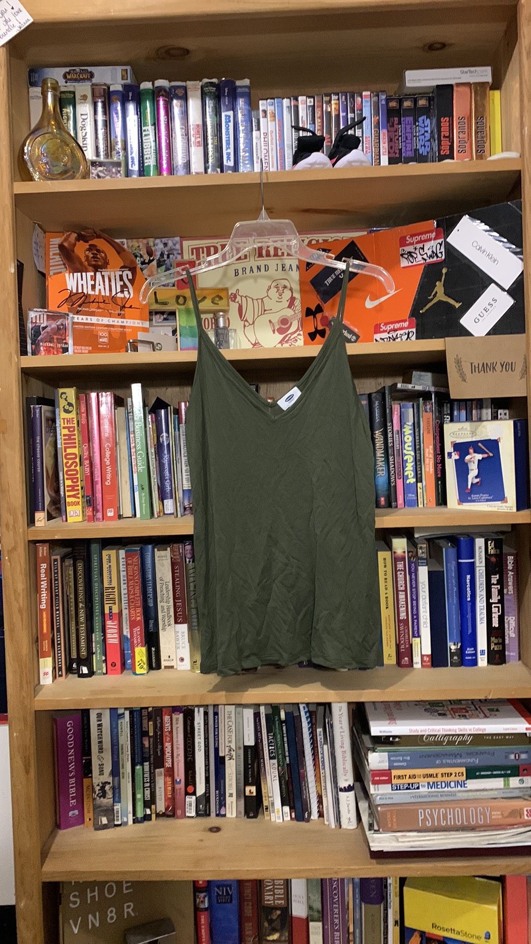 OLD NAVY S.F.-women’s army green sleeveless noodle strap camisole shirt