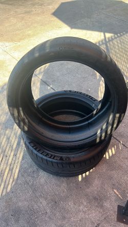 Michelin 275/35/21   (2 used)