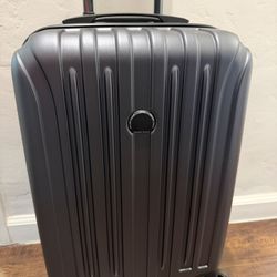 Delsey Carryon luggage Charcoal 