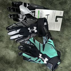 2 Pairs - Under Amour Football Gloves