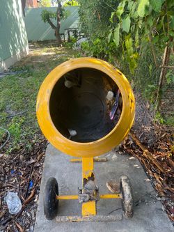 Máquina para mesclar concreto