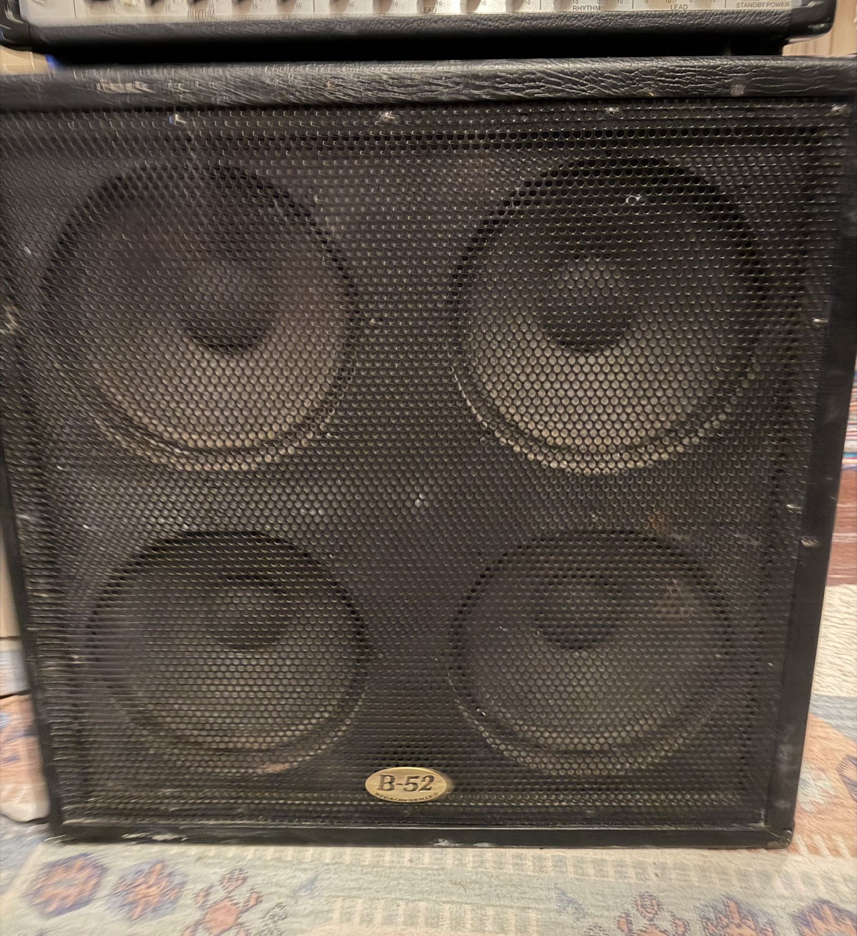 B52 Guitar Cabinet 400w