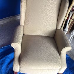 Lane reclining chair very clean in excellent condition except for right arm cosmetic loop came off. Does not impact the chair at all. No stains, extre