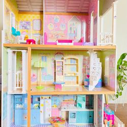 Girls Doll House