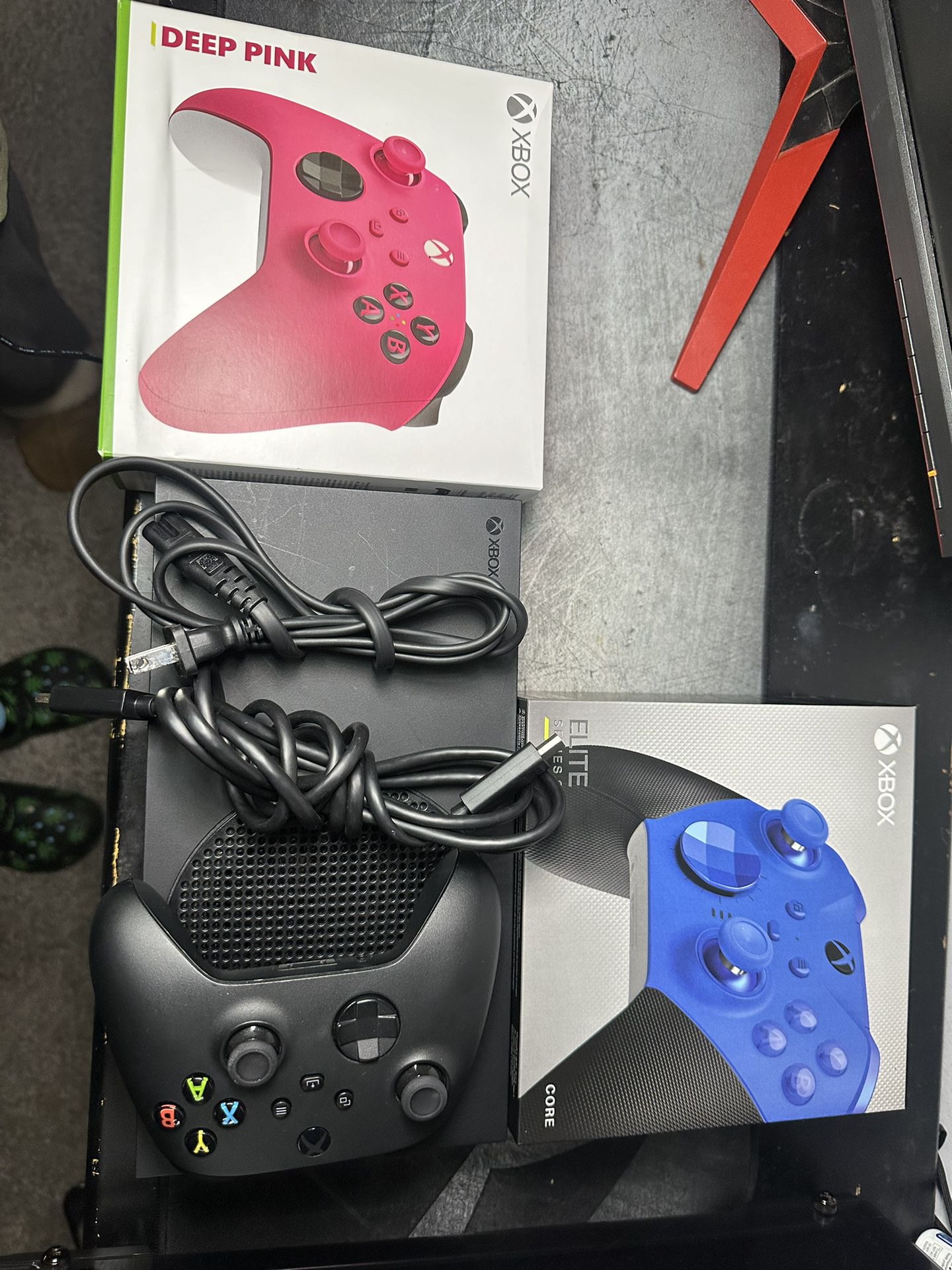 XBOX ONE s 1TB with Two Extra Controllers