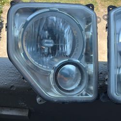 Jeep Liberty Headlights And Trunk Latch
