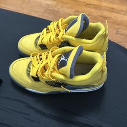 Jordan 4s