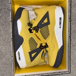 Jordan 4 Retro Lightning (2021)