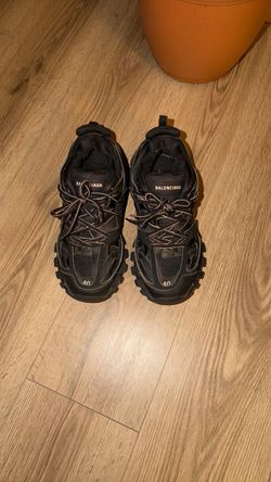 BALENCIAGA track