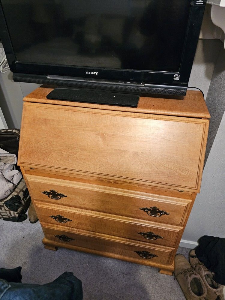 TV Stand With Drawers