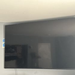$300| 70 inch | Vizio TV