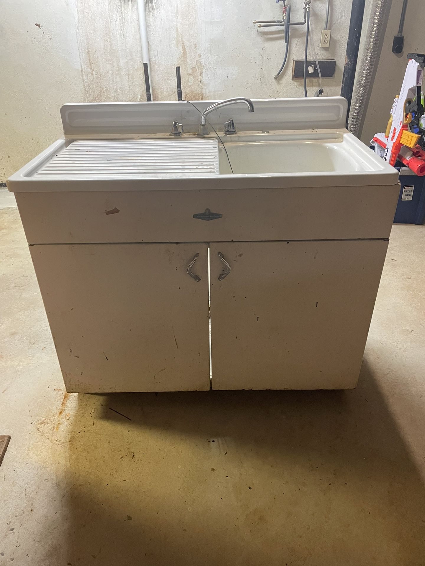 Free Vintage Youngstown Kitchen Dual Sink