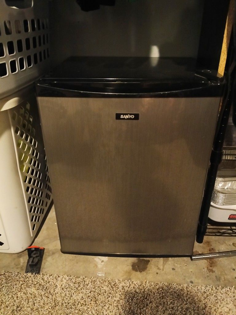 Mini Fridge