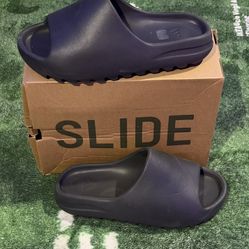 ONYX YEEZY SLIDES