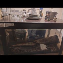 ONE VERY LARGE FISH AQUARIUM 