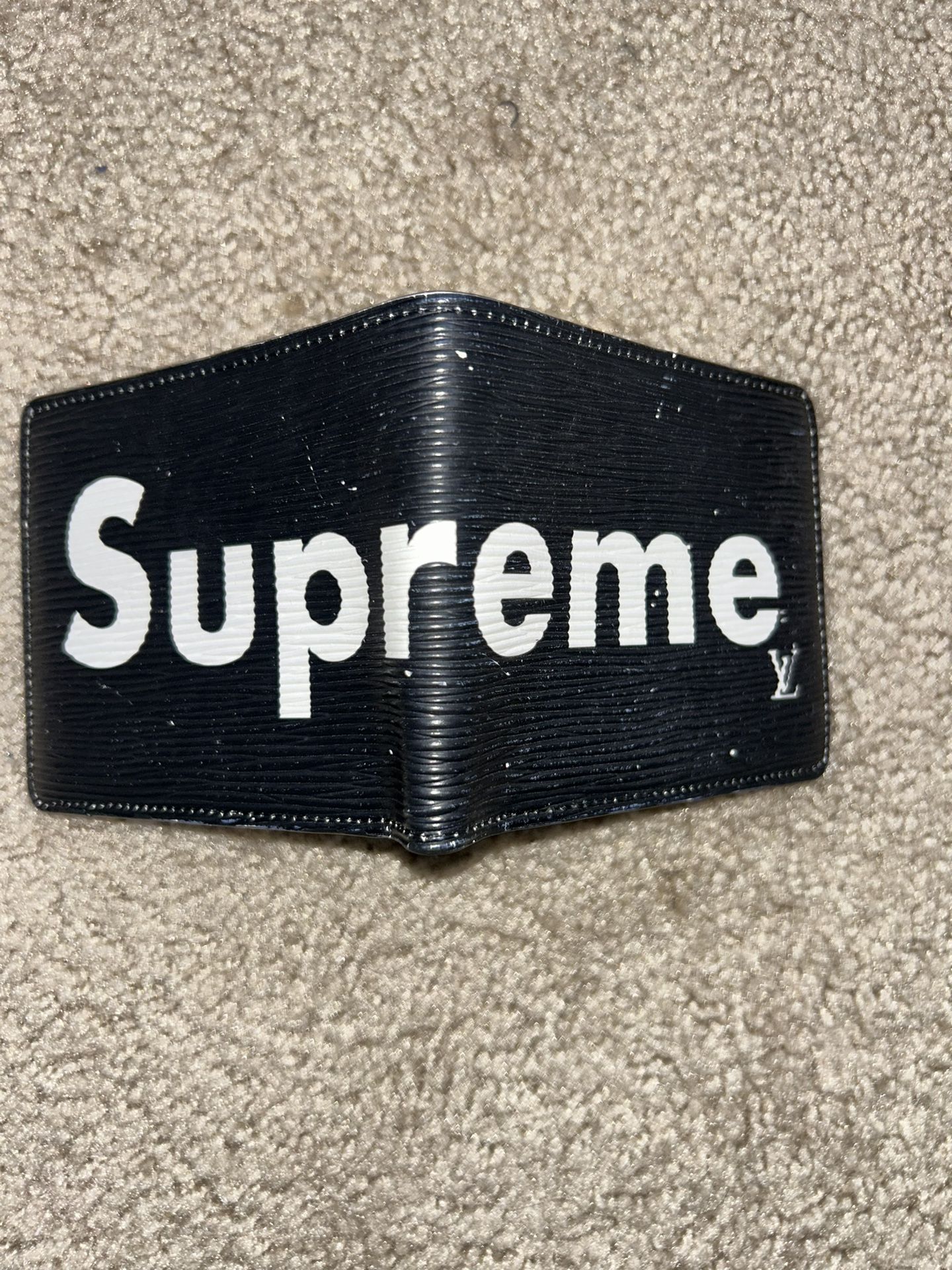 Supreme x LV wallet
