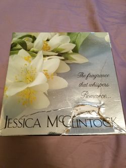 Jessica Mclintock 2 piece Perfume Set with Lotion and Perfume New