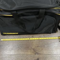 HUMMER TRAVEL DUFFLE BAG Still Wrapped. 