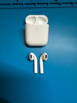 Apple AirPods 2 w/ case