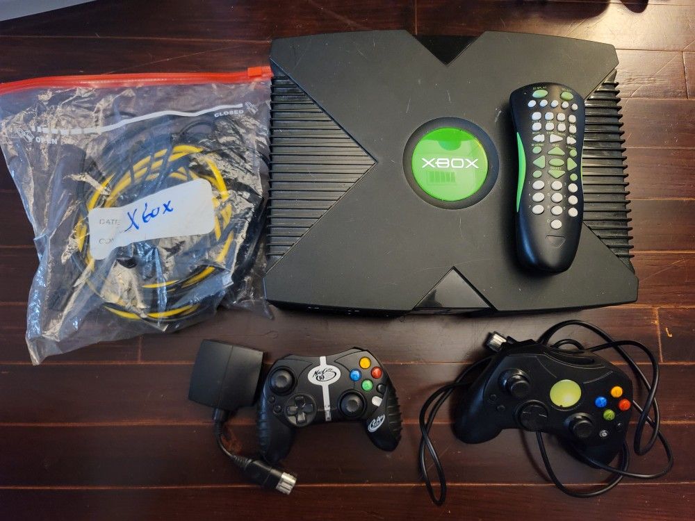 Original Xbox With XMBC Media Player (Read Description)