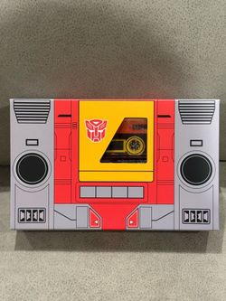 2026 SDCC Exclusive Transformers 40th Ann Autobots Cassette Pin Set Stern LE
