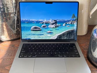Apple MacBook Pro Laptop