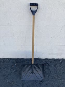 Delta brand shovel