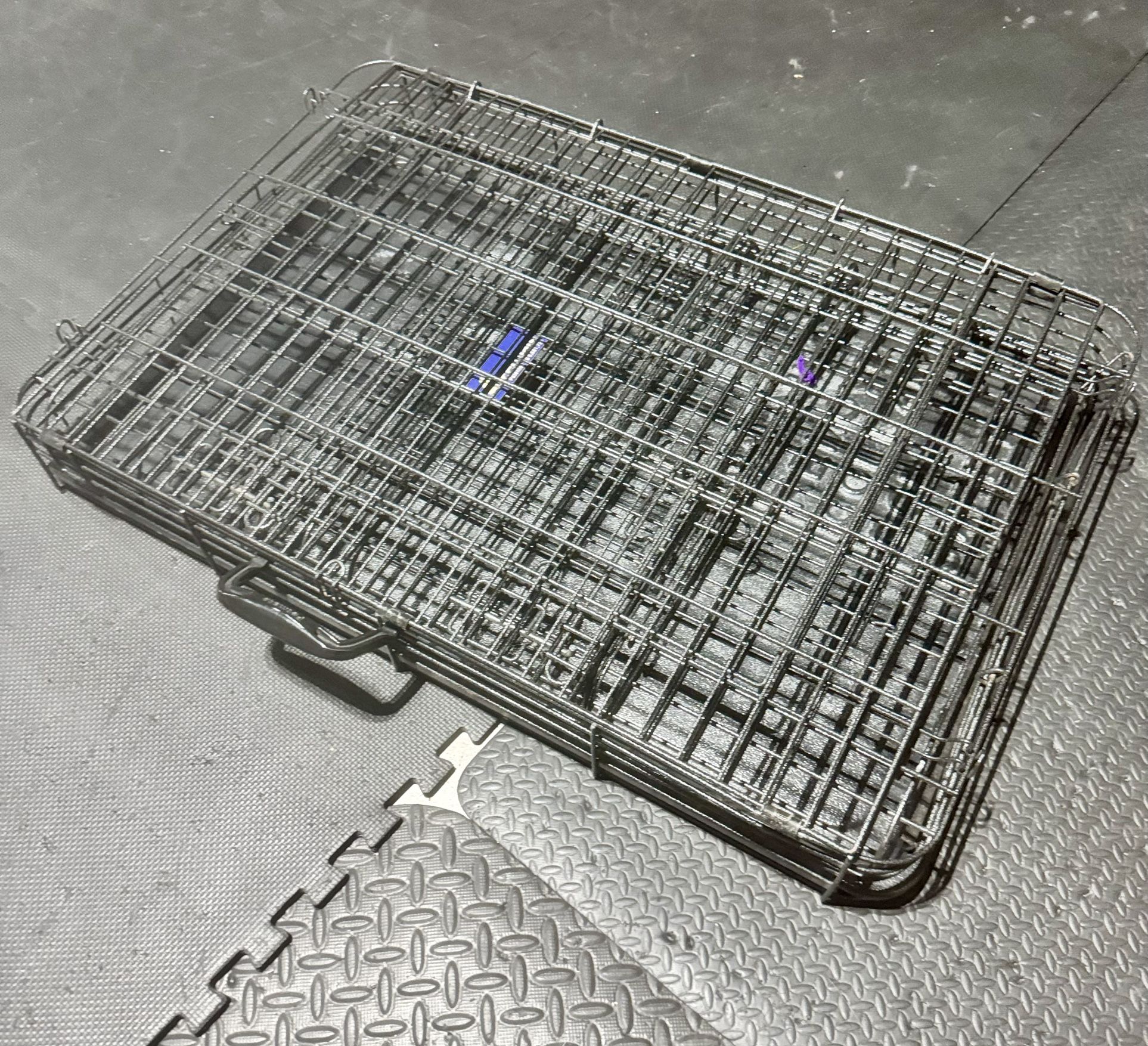 XL Dog Crate – Heavy-Duty Metal, 3 Doors, Foldable