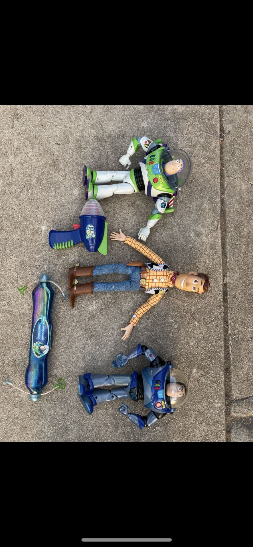 TOY STORY BUZZ AND WOODYS + LAZERS -take all for $16. Firm price in eagle rock