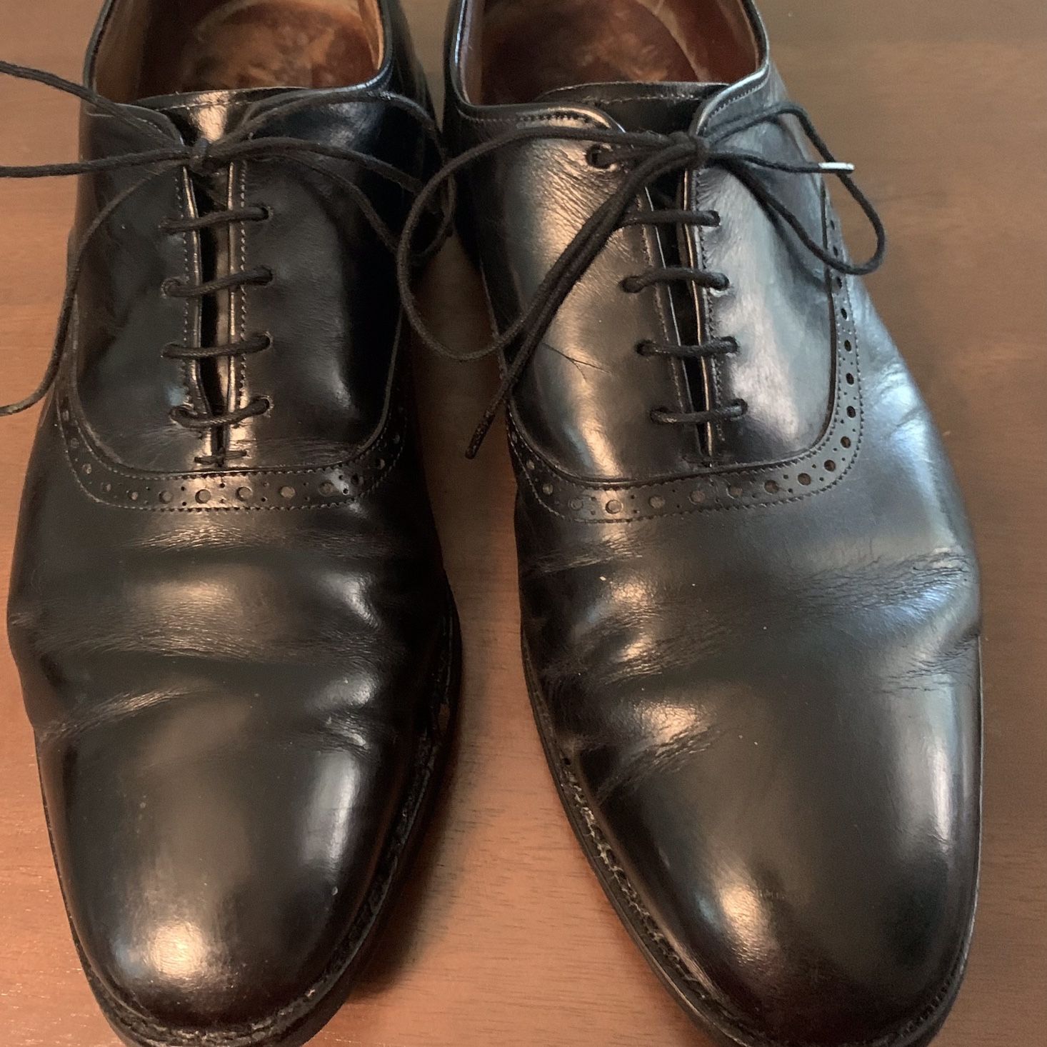 Older Allen Edmonds 8 1/2 E Plain Toe Shoes. 