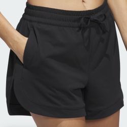 Brand Adidas women’s black golf shorts large